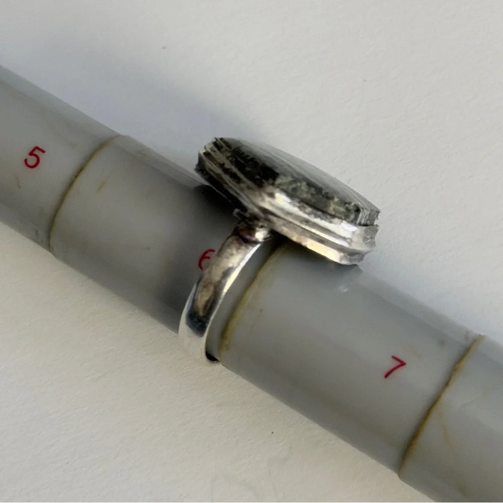 New Artisan Chrysotile in Serpentine Hexagonal Stone 925 Sterling Silver Ring